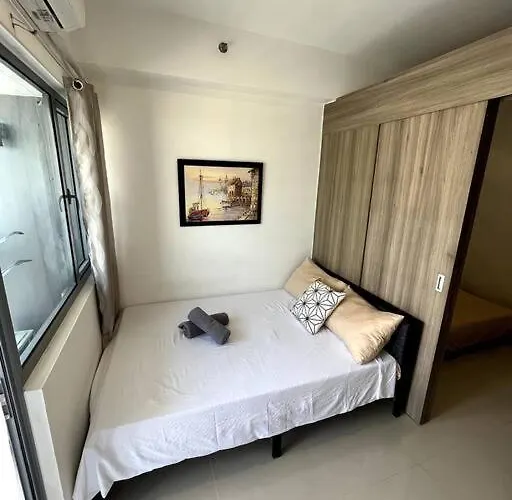 Cozy Unit At Fame Metro Manila
