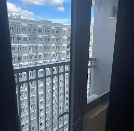 Cozy Unit At Fame Metro